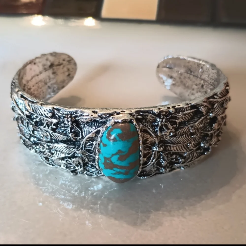 Vintage Style Turquoise Bangle - Picture 8 of 10